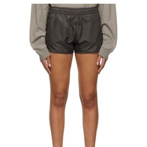 ESSENTIALS fear of god | black nylon shorts